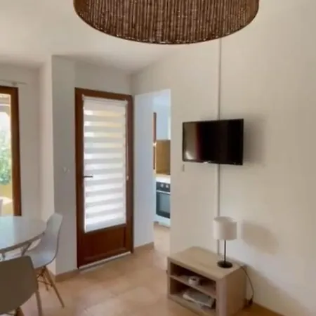 Magnifique Mini Terrasse Avec Wifi Piscine A Pied Βίλα *